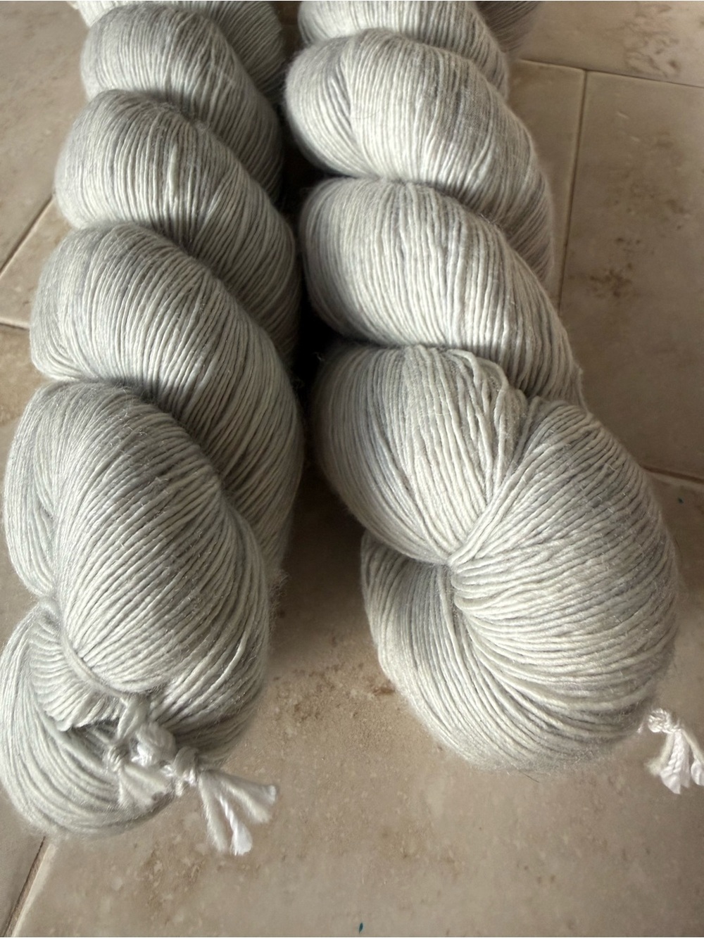 Madeline Tosh Silver Fox Hand-Dyed 100% Merino Wool Yarn - 2 Light Gray Hanks - Picture 6 of 6